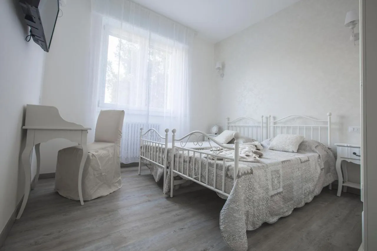 Lilly Chic Monza Bed and Breakfast Bed & Breakfast